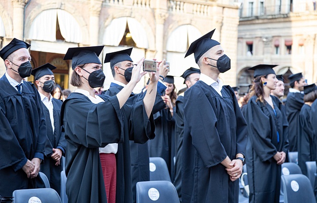 bologna business school mba - выдача дипломов